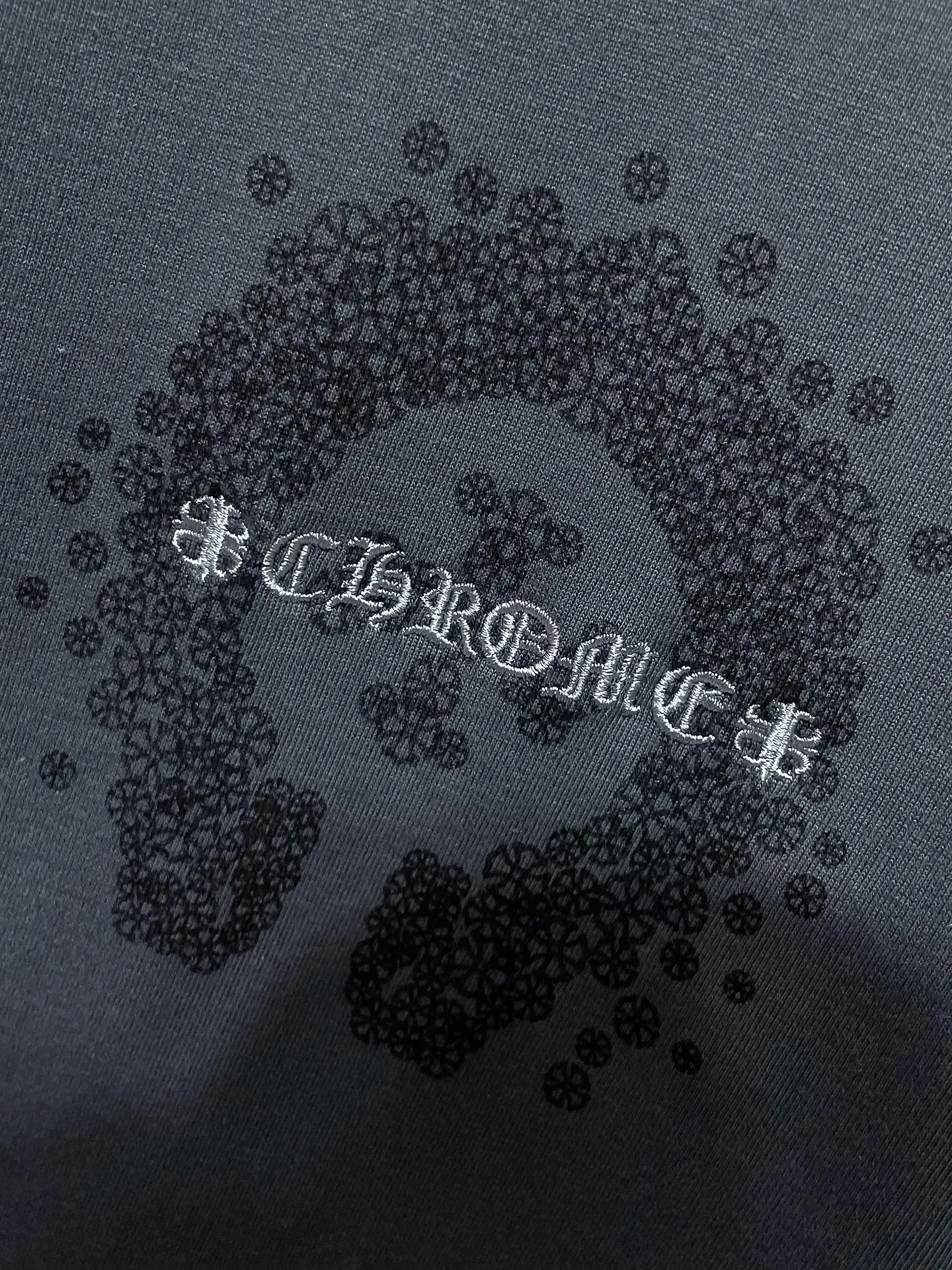 P180 New for summer Chrome Hearts 25ss frayed version, high weight, environmentally friendly, high-quality top-grade fabric, 280g Cromat hoof Sanskrit cross embroidery, hand-painted short sleeves, vacuum embroidery method! Heavy embroidery! ! ! Tens of thousands of needles! ! Counter synchronization 1:1 replica version Recommended colors: black white gray code size: S, M, L, XL